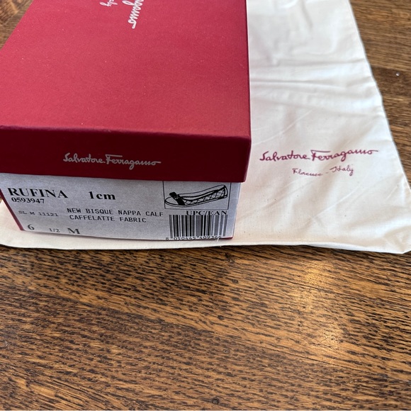 Salvadore Ferragamo Beige Flats ✨ - Picture 7 of 13